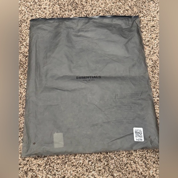 Essentials Fear Of God Oversized CrewNeck Relaxed Fit Sweatshirt Size Large - Picture 10 of 11